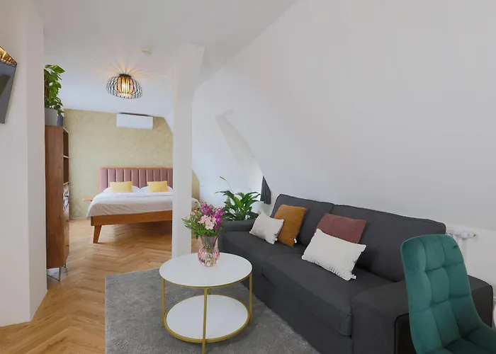 Powder Tower Apart Otel Prag