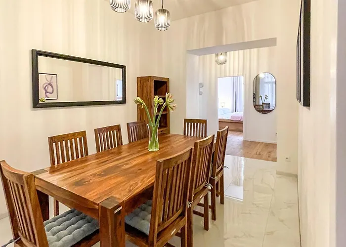 Powder Tower מלון דירות