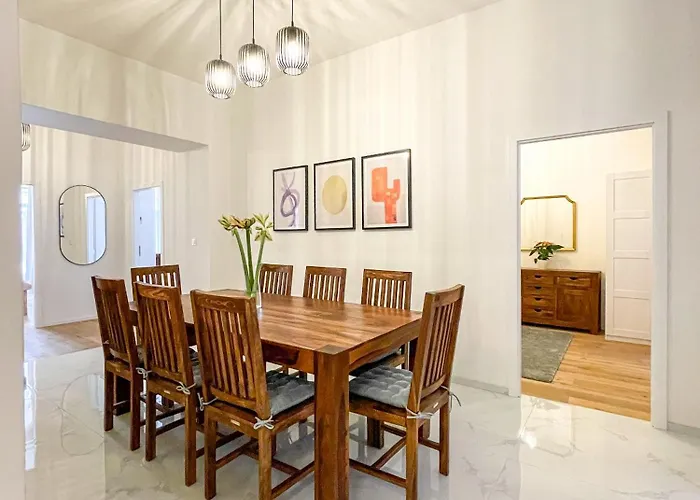 Powder Tower מלון דירות 4*