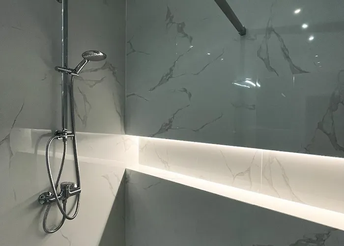 מלון דירות Powder Tower 4*