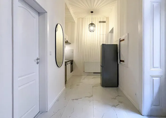 מלון דירות Powder Tower 4*