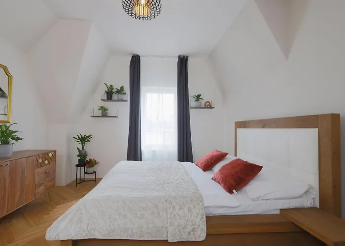 מלון דירות Powder Tower 4*