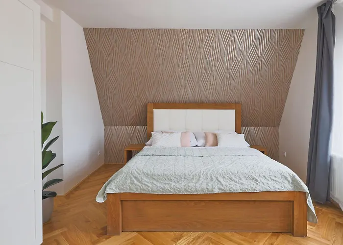 Powder Tower מלון דירות 4*